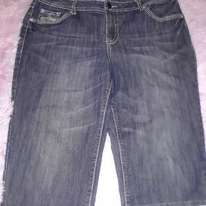 Earl Jean capri pants